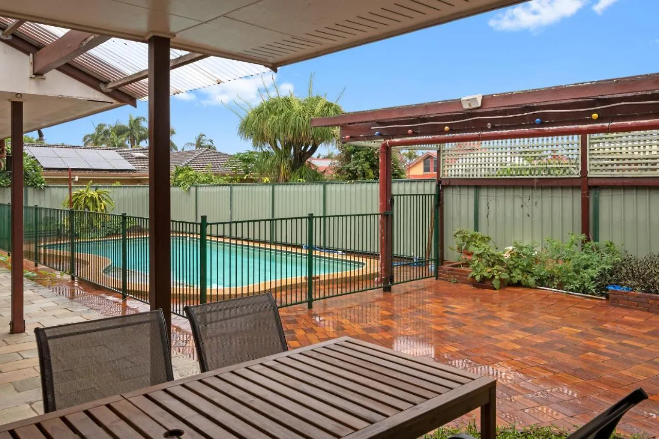 Holiday home Vintage Elegance Morden Comfort 5Brhouse Robertson Brisbane